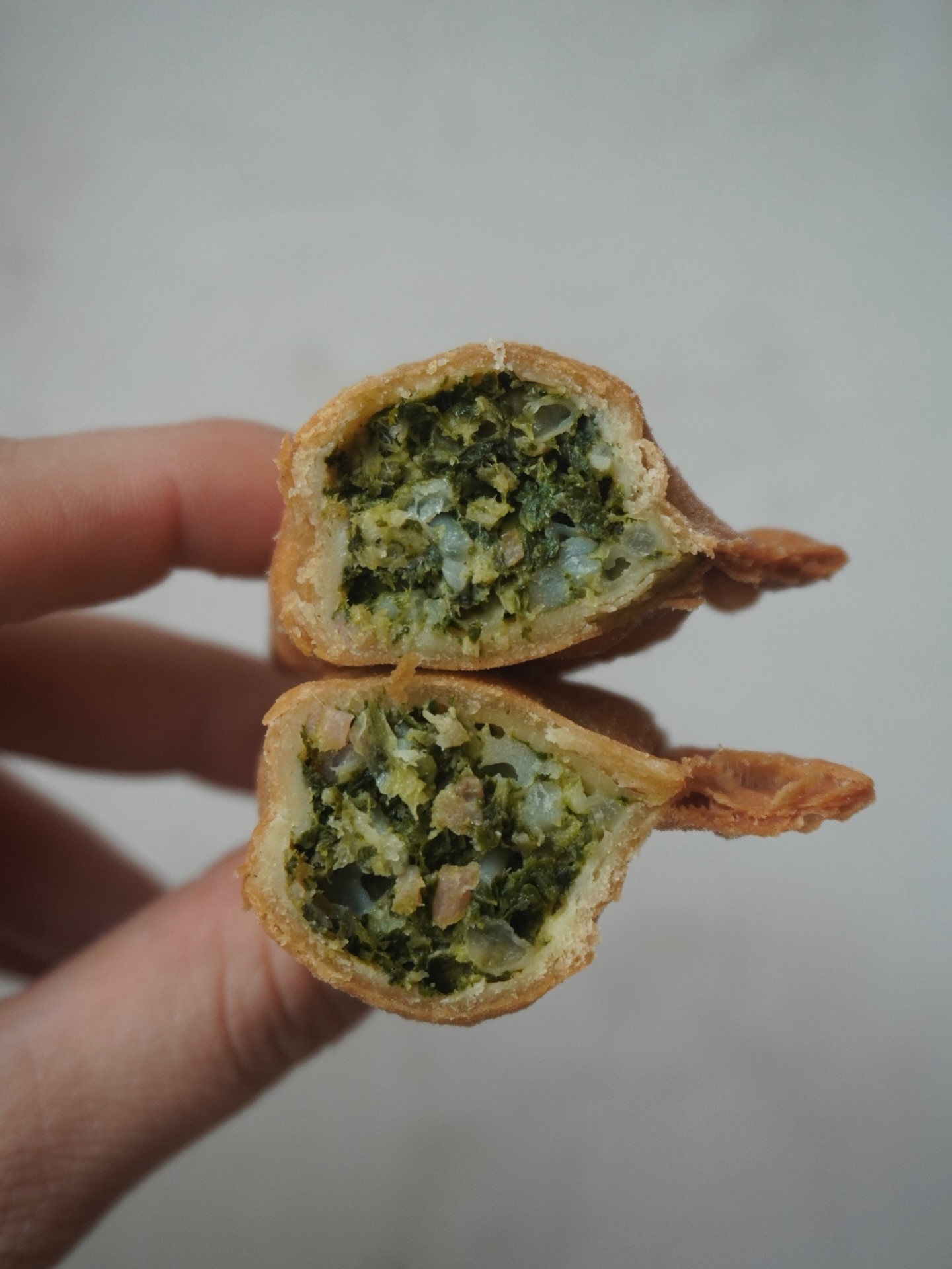 Les Barbajuans ont fait leur arrivés à l’épicerie !
Une savoureuse pâte fine et croustillante qui renferme une farce généreuse de blette, riz et mortadelle.
#barbajuan #epicerienice #traiteur