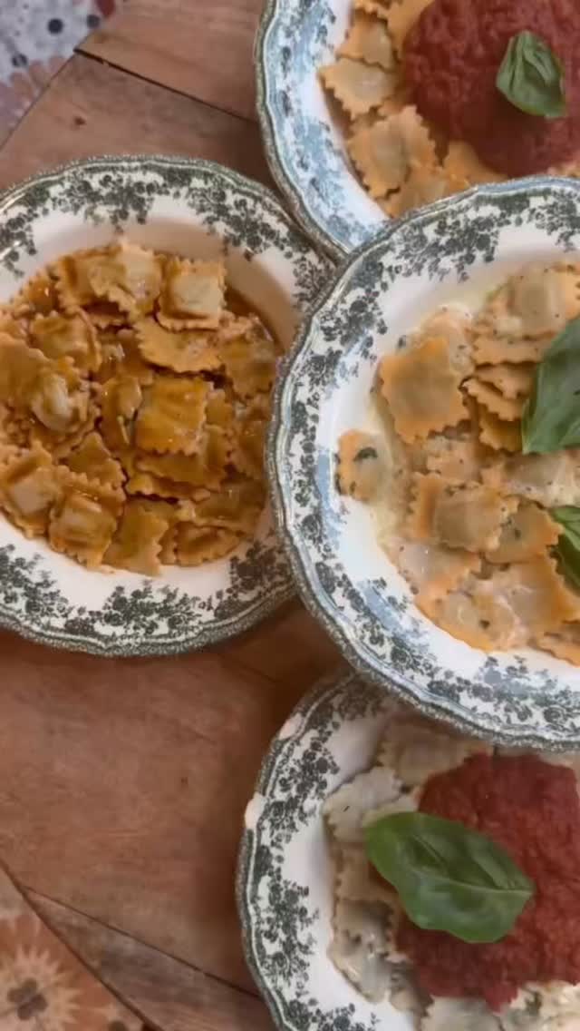 Les raviolis niçois, ce ne sont pas des raviolis d’Italie. Chez Servella, on les cuisine depuis plus de 100 ans dans l’arrière-pays niçois. Très bientôt, ils seront disponibles au cœur de Nice.

#nice06 #traditionnel #nicois #foodnice #ravioli