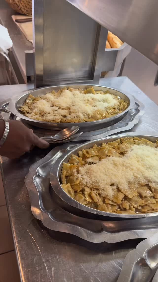 Des raviolis niçois, accompagnés d’une excellente pâtisserie signée @amesoeurpatisserie 

Bientôt à Nice, rue Maréchal Joffre 

#nice06 #nicois #traditionnel #foodnice #patisserie